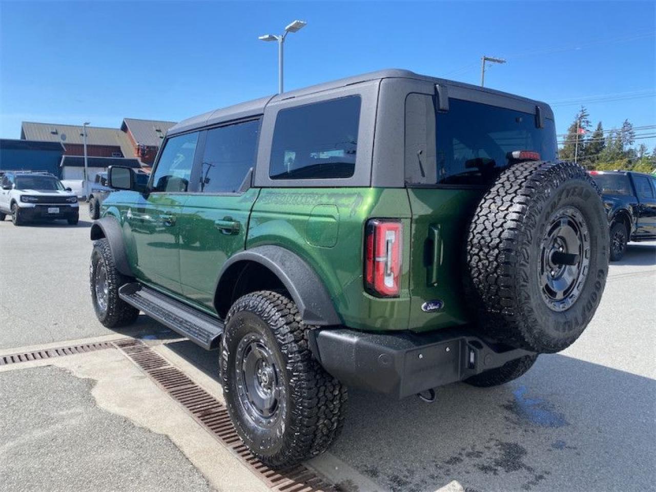 2025 Ford Bronco Outer Banks Photo2