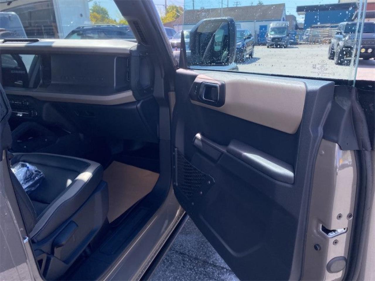 2025 Ford Bronco Big Bend  - Heated Seats Photo5