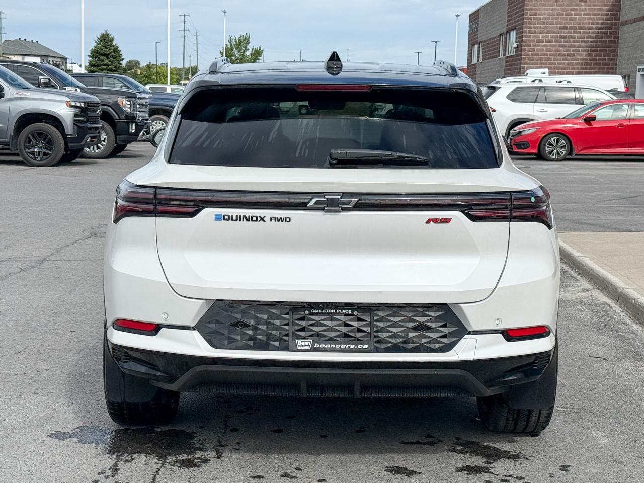 2025 Chevrolet Equinox EV RS FULLY ELECTRIC WITH REMOTE START/ENTRY, SUNROOF, HEATED SEATS, HEATED STEERING WHEEL, POWER LIFTGATE, HD SURROUND VISION Photo3