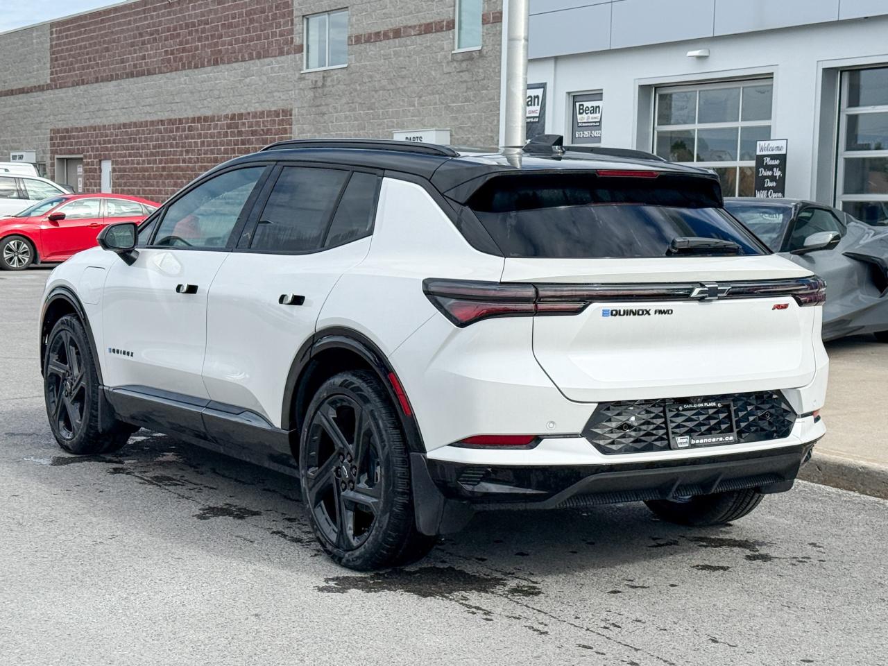 2025 Chevrolet Equinox EV RS FULLY ELECTRIC WITH REMOTE START/ENTRY, SUNROOF, HEATED SEATS, HEATED STEERING WHEEL, POWER LIFTGATE, HD SURROUND VISION Photo2