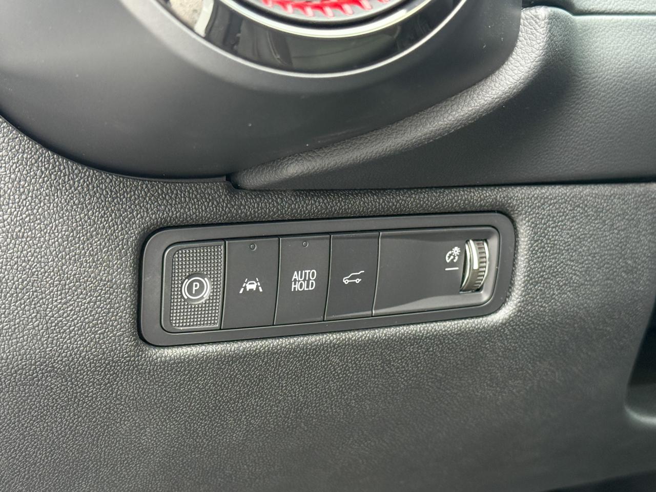 2025 Chevrolet Equinox EV RS FULLY ELECTRIC WITH REMOTE START/ENTRY, SUNROOF, HEATED SEATS, HEATED STEERING WHEEL, POWER LIFTGATE, HD SURROUND VISION Photo