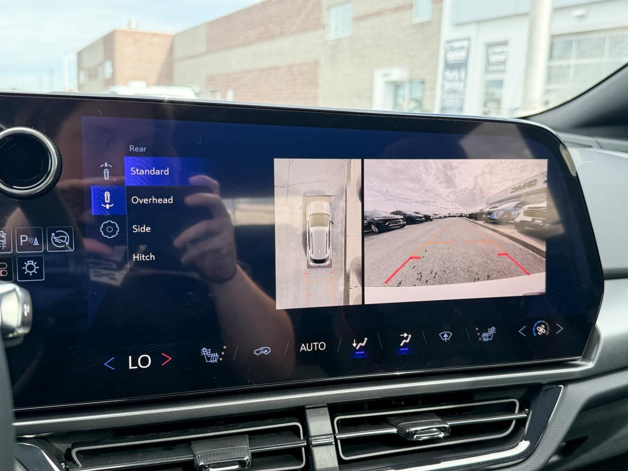 2025 Chevrolet Equinox EV RS FULLY ELECTRIC WITH REMOTE START/ENTRY, SUNROOF, HEATED SEATS, HEATED STEERING WHEEL, POWER LIFTGATE, HD SURROUND VISION Photo