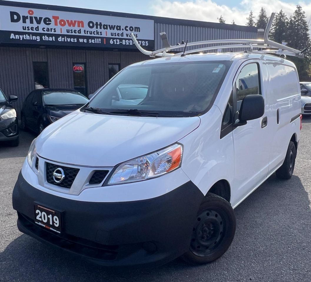 2019 Nissan NV200 SV - Photo #1