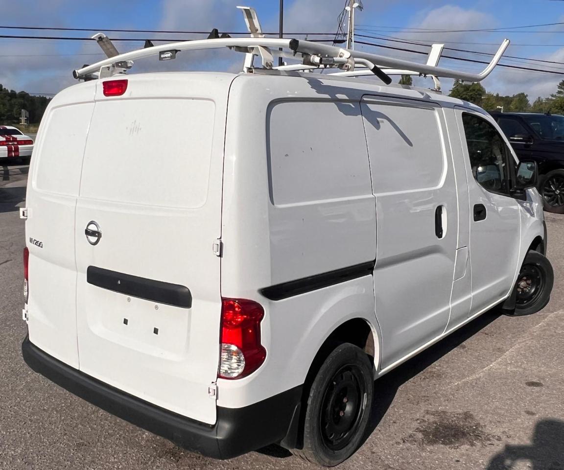 2019 Nissan NV200 SV - Photo #5