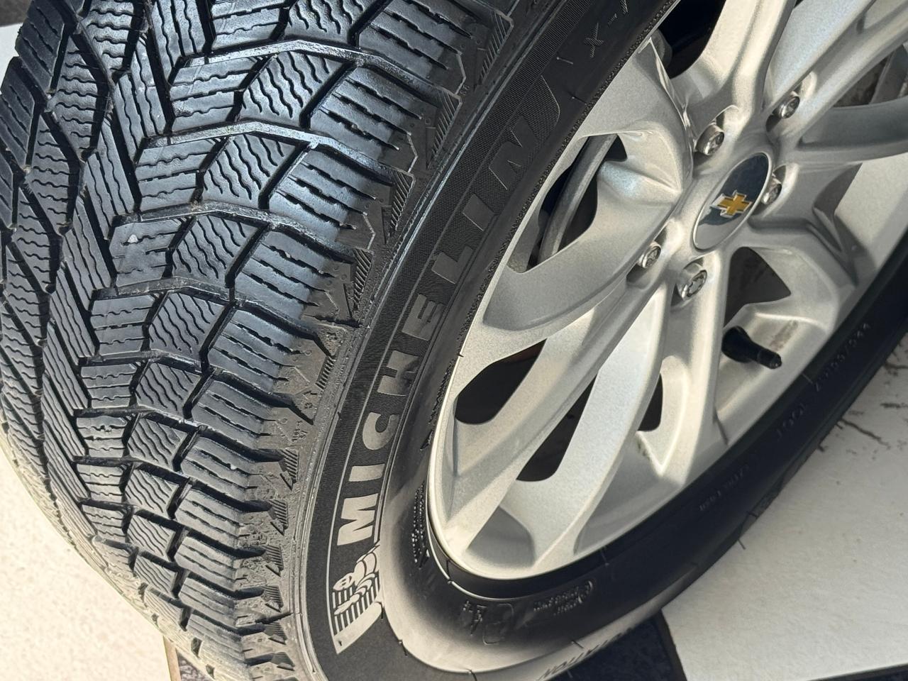 2018 Chevrolet Equinox LT AWD+ApplePlay+Camera+Remote Start+CLEAN CARFAX - Photo #5