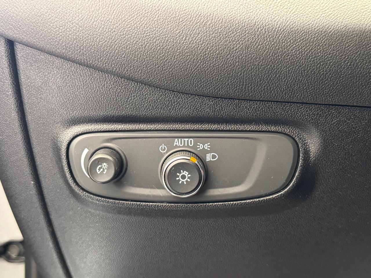 2018 Chevrolet Equinox LT AWD+ApplePlay+Camera+Remote Start+CLEAN CARFAX - Photo #44