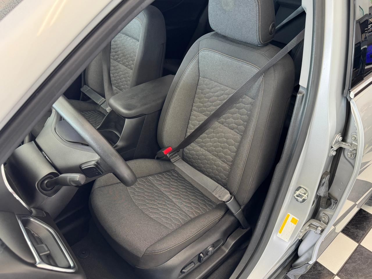 2018 Chevrolet Equinox LT AWD+ApplePlay+Camera+Remote Start+CLEAN CARFAX - Photo #17