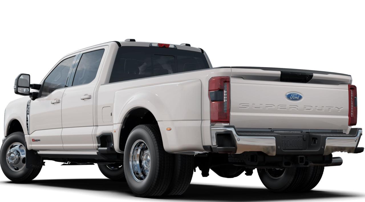 2024 Ford F-350 Super Duty DRW LARIAT Photo