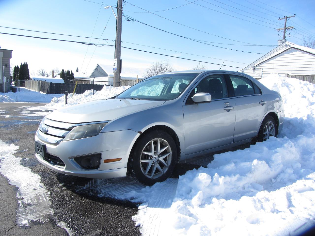 2010 Ford Fusion  - Photo #2