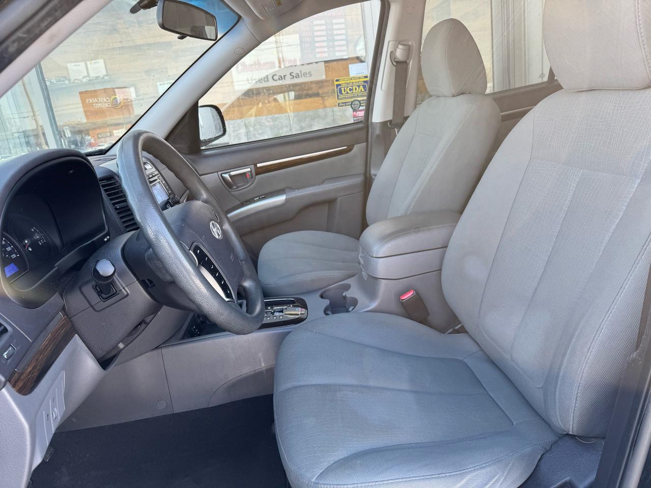 2010 Hyundai Santa Fe GL Photo