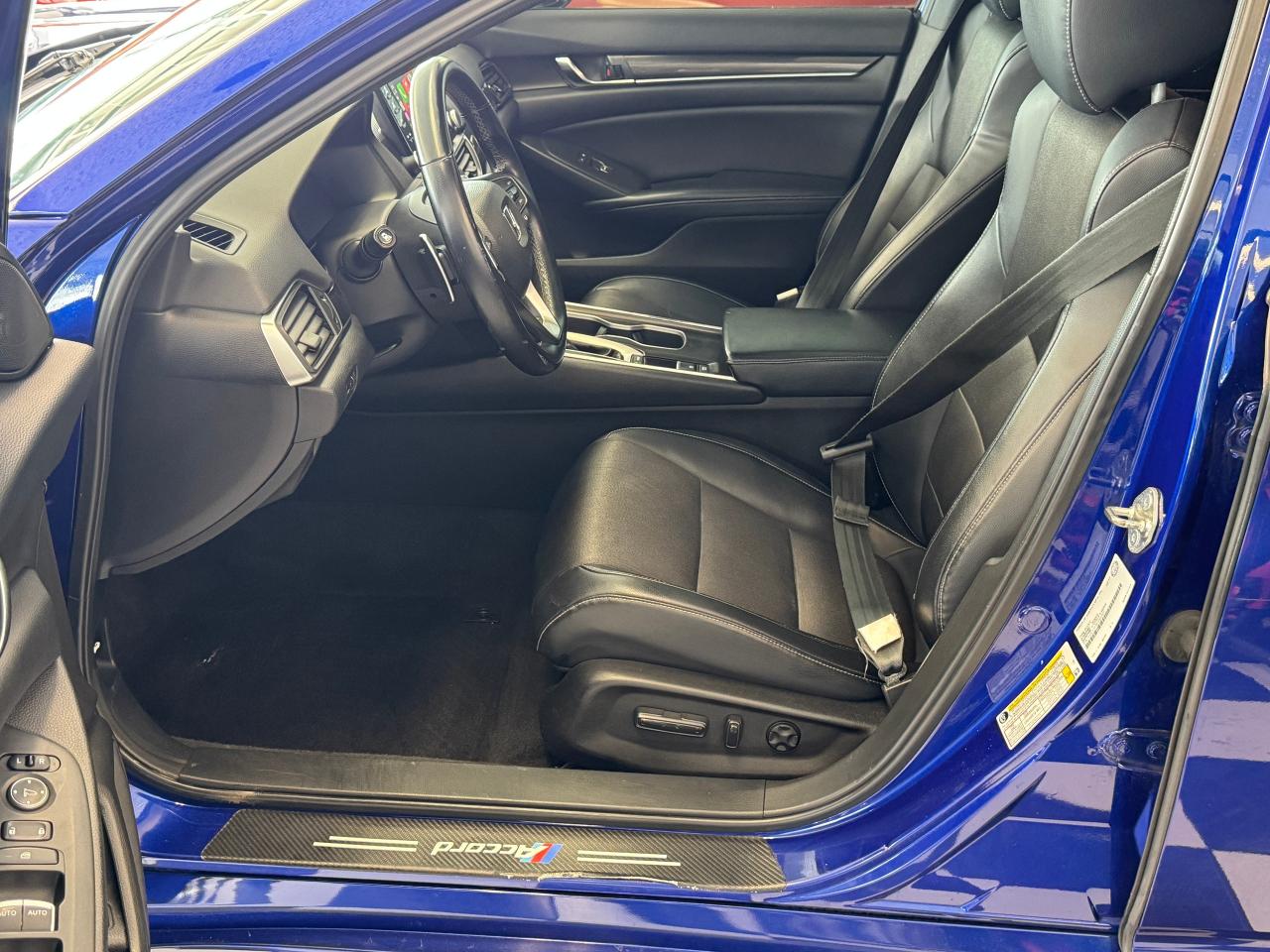 2018 Honda Accord SPORT 1.5T+New Tires+Roof+Lane Keep+CLEAN CARFAX - Photo #24