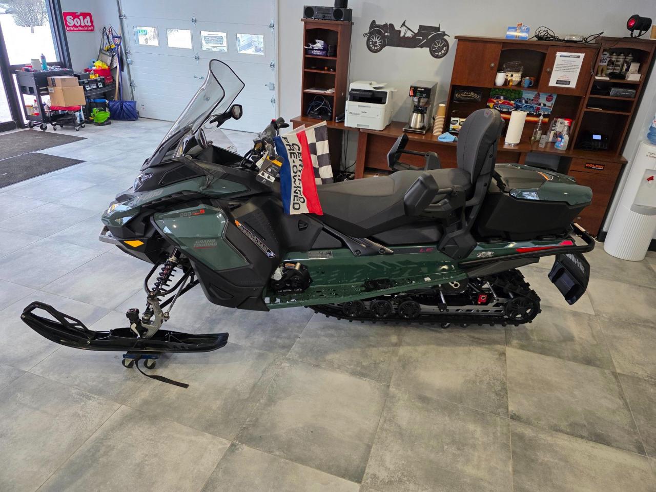 Used 2024 Ski-Doo Grand Touring 900 ACE TURBO R GRAND TOURING 900 ACE TURBO R GT 900 ACE TURBO R LUXURY for sale in Greater Sudbury, ON