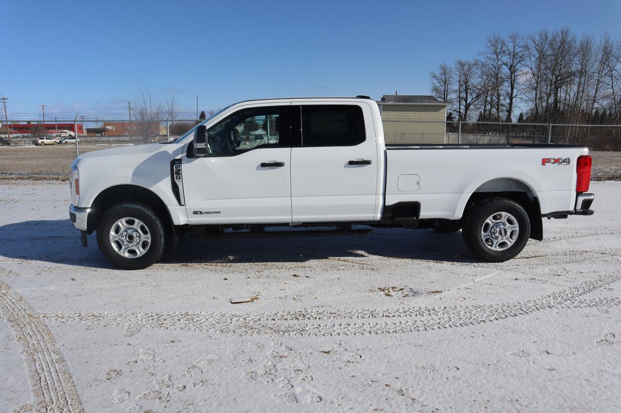 2025 Ford F-350 Super Duty SRW XLT Photo