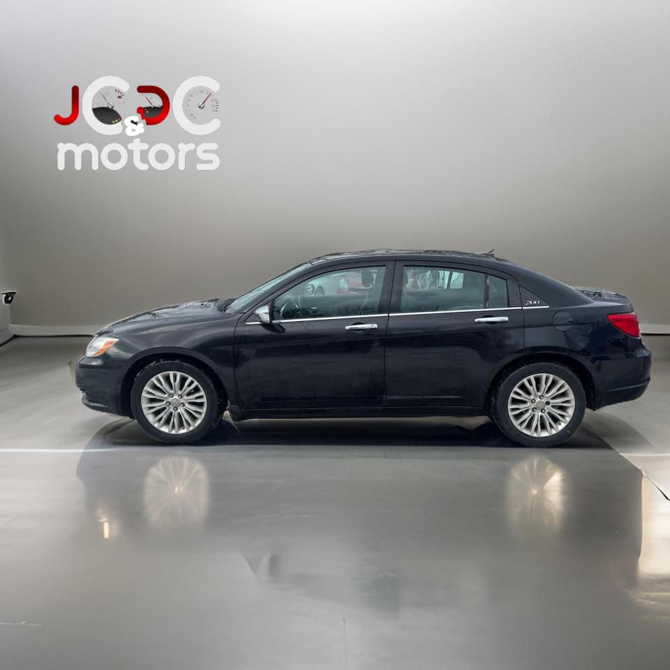 2013 Chrysler 200 4dr Sdn Limited - Photo #4