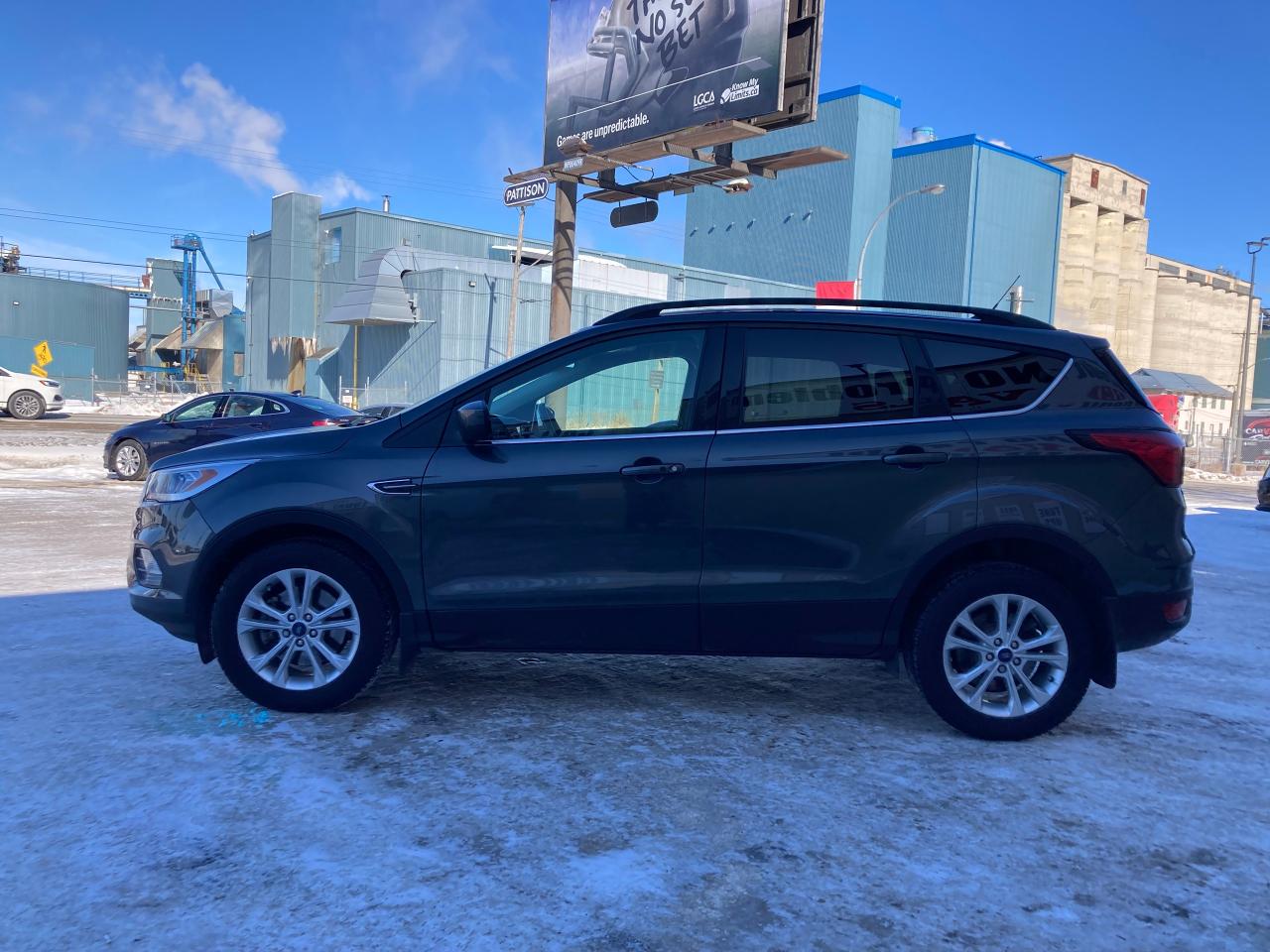 2019 Ford Escape SEL 4WD - Photo #3