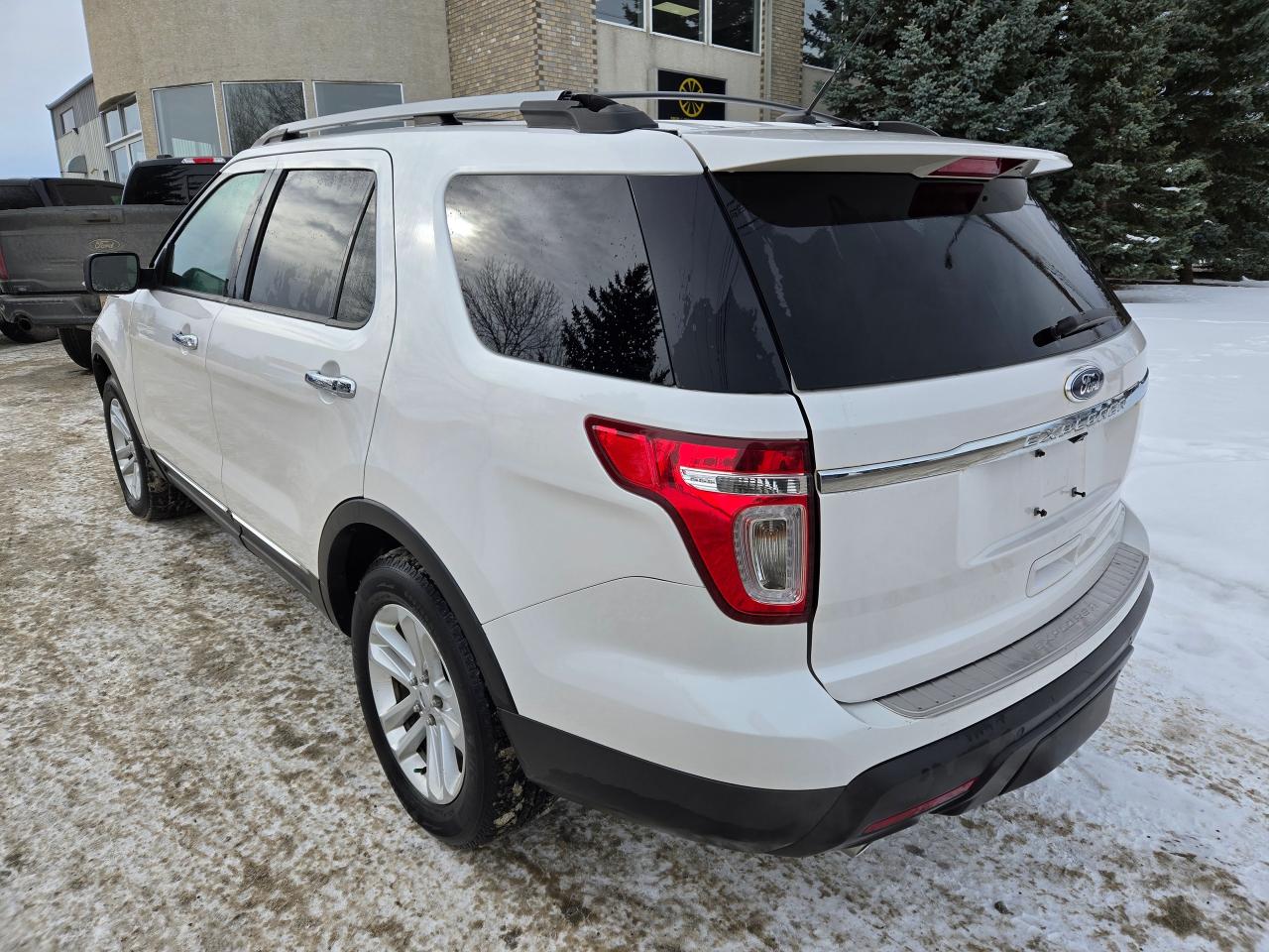 2015 Ford Explorer XLT | ALL CREDIT ACCEPTED!! - Photo #4