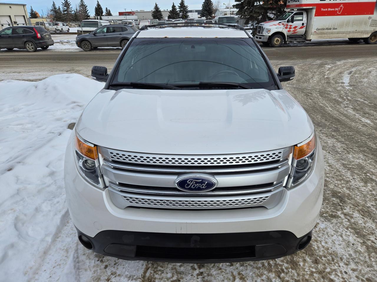 2015 Ford Explorer XLT | ALL CREDIT ACCEPTED!! - Photo #2