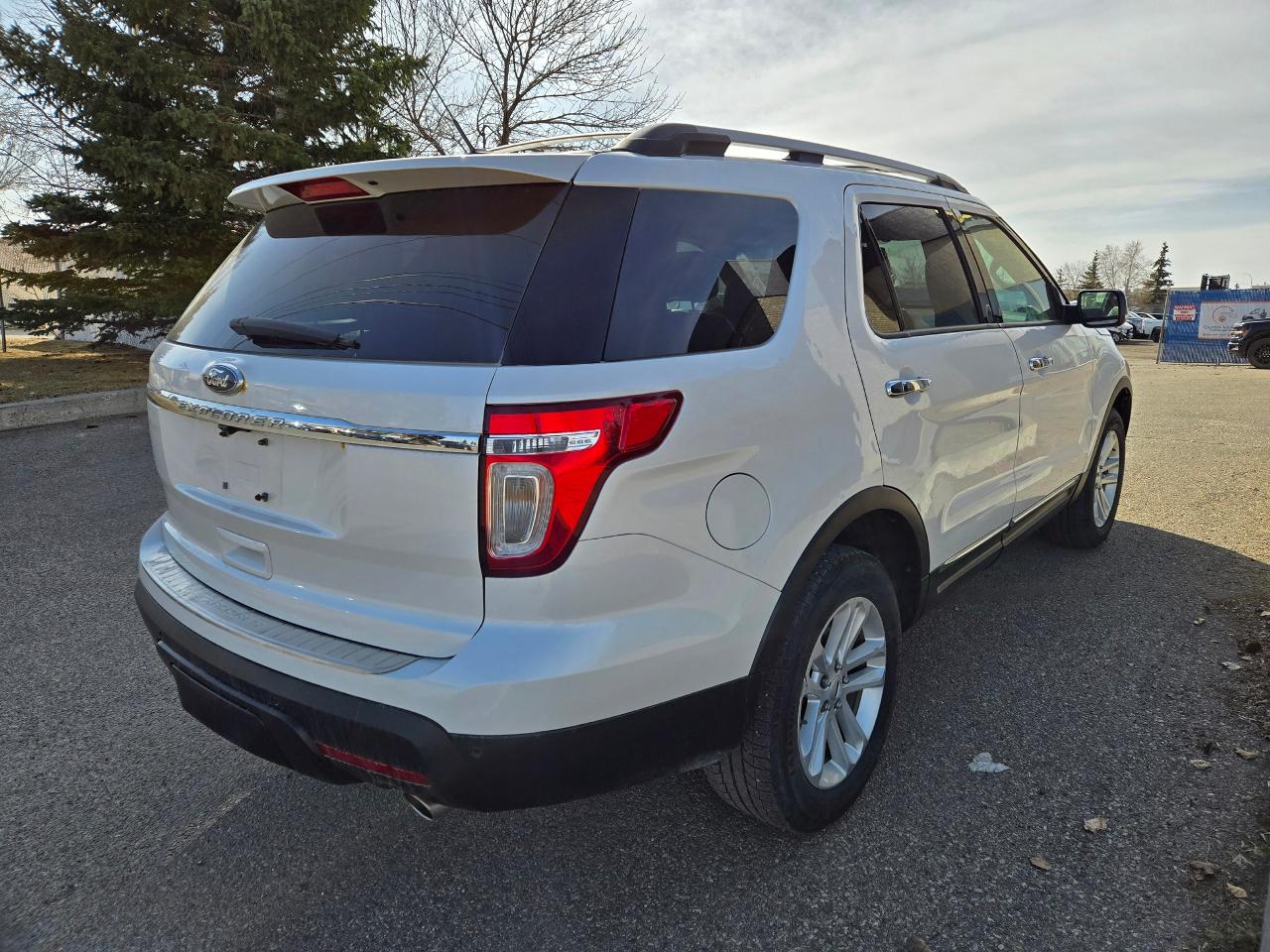 2015 Ford Explorer XLT | ALL CREDIT ACCEPTED!! - Photo #7