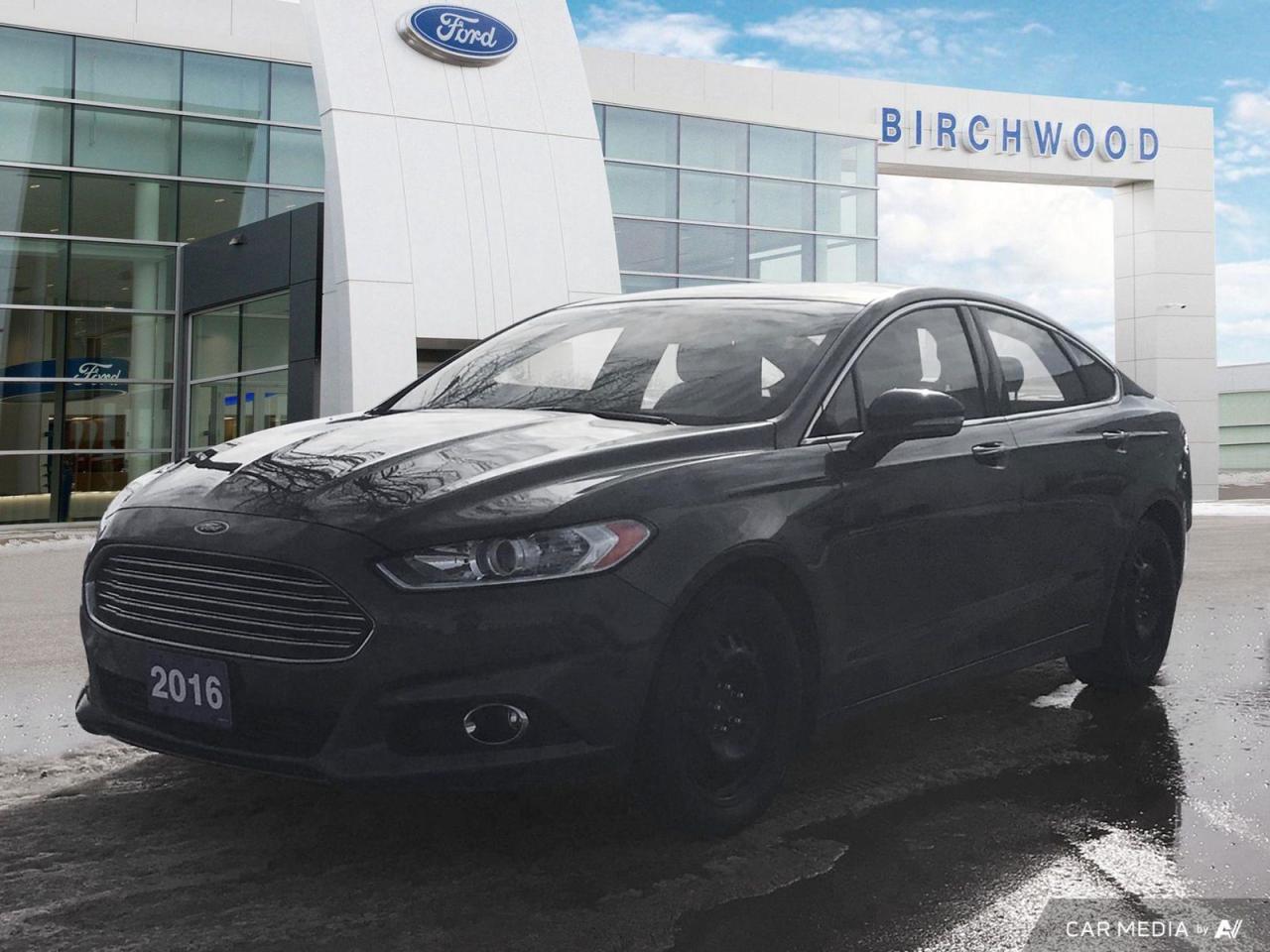 Used 2016 Ford Fusion SE AWD | Leather | Moonroof | 2 Set's Of Tires for sale in Winnipeg, MB