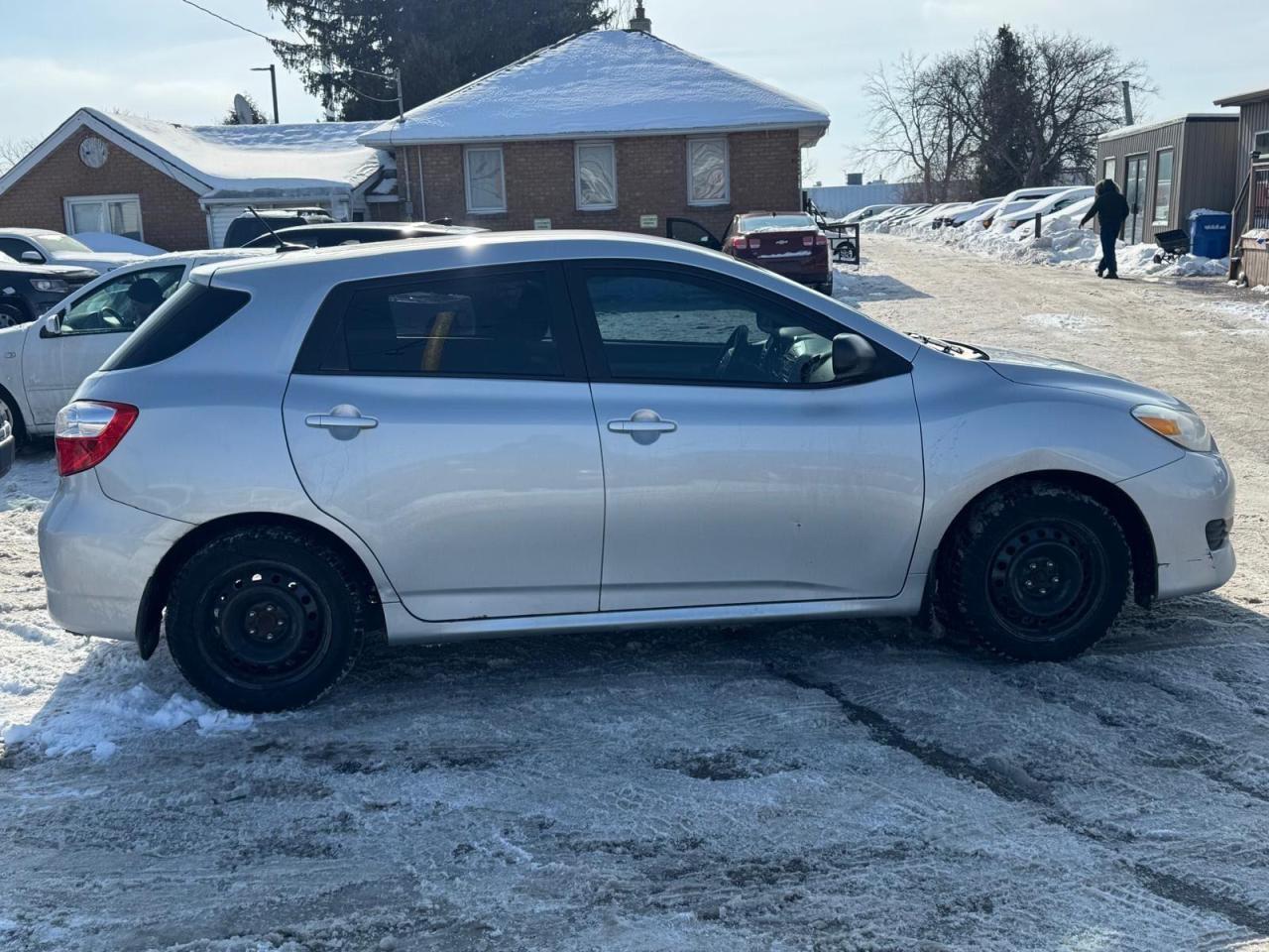 2013 Toyota Matrix AUTO, 4 CYL, RELIABLE, GREAT ON FUEL, CERTIFIED - Photo #6