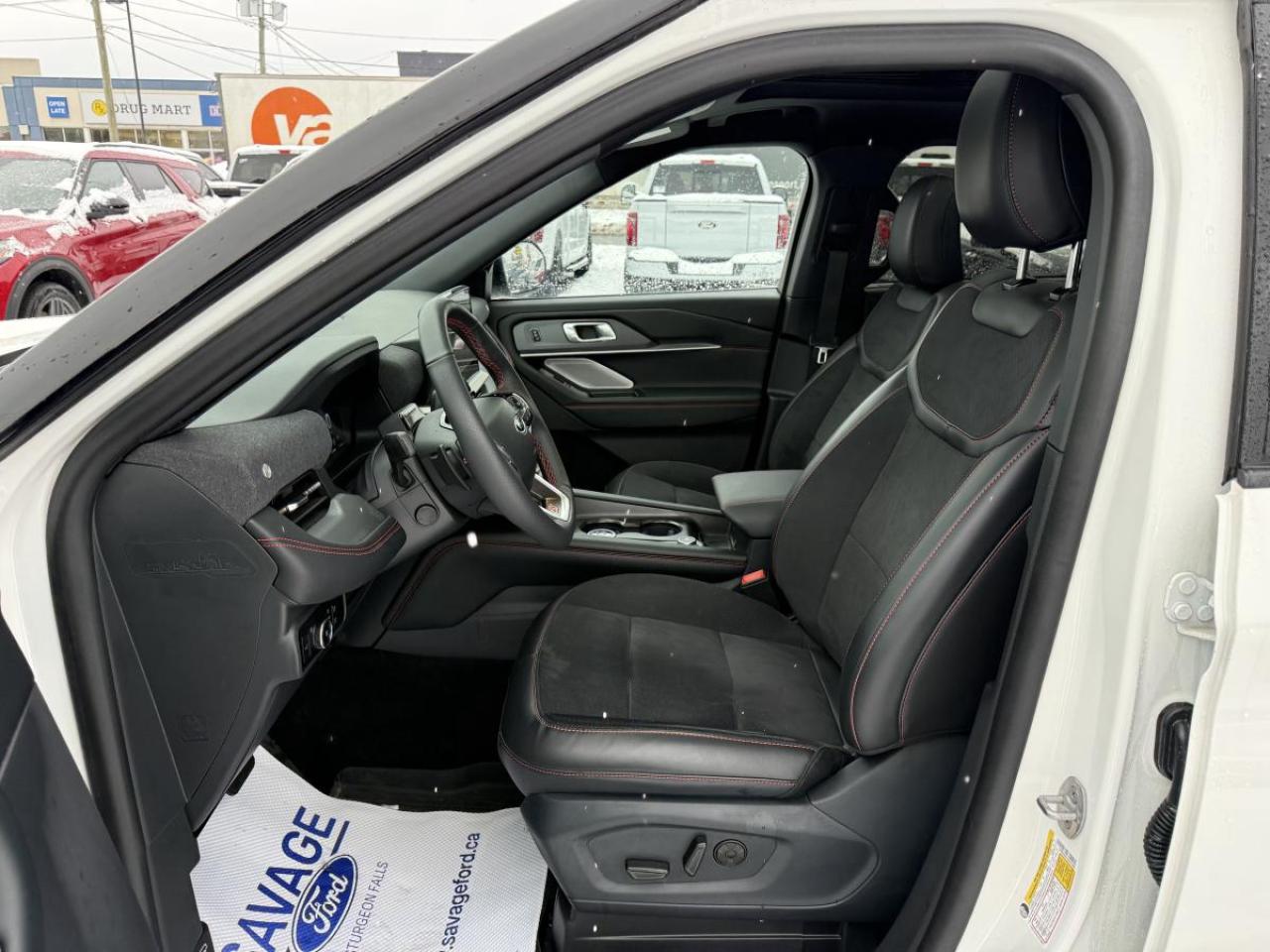 2025 Ford Explorer ST Photo