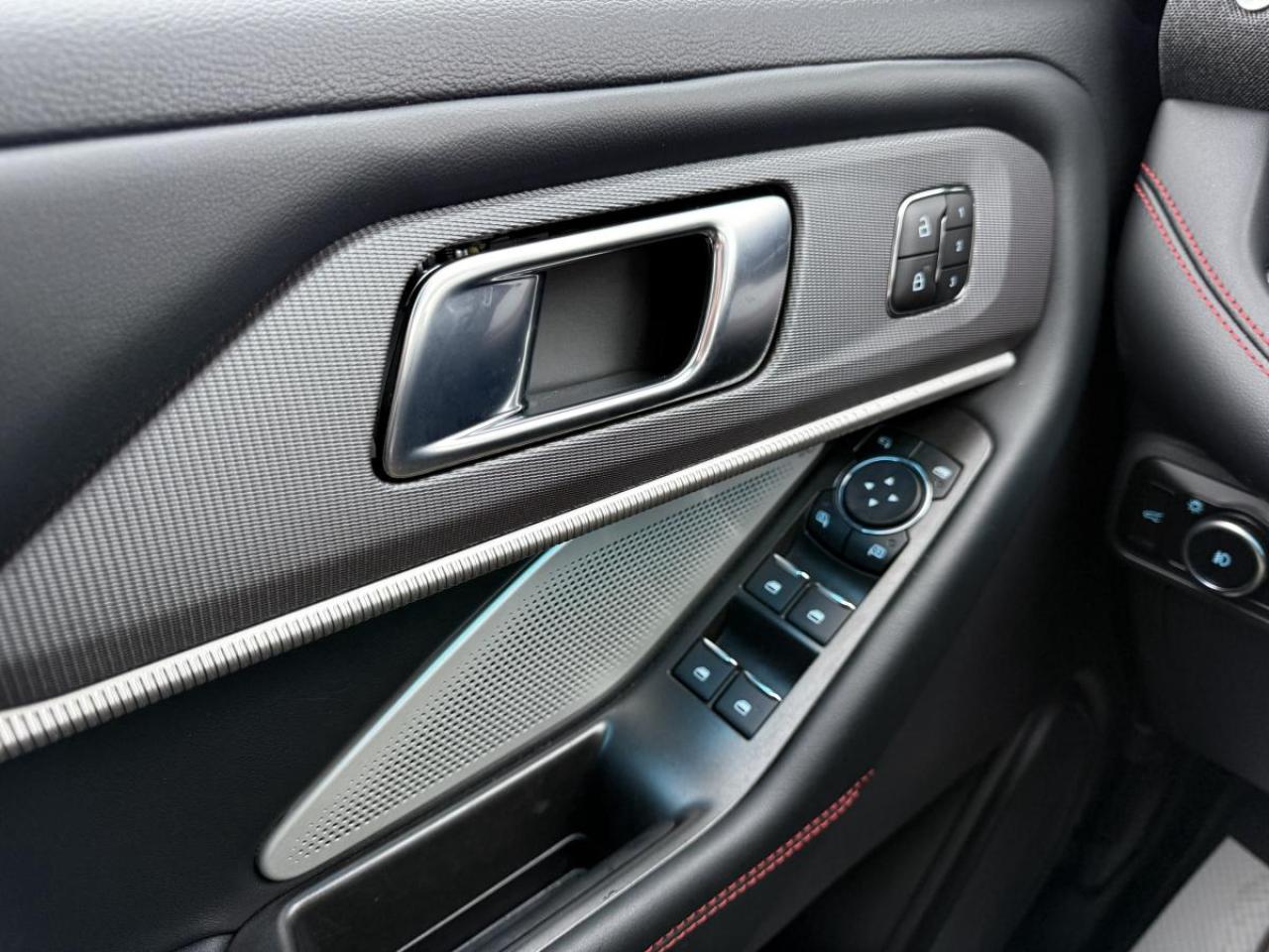 2025 Ford Explorer ST Photo