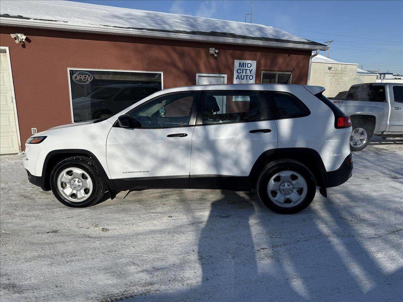 Used 2017 Jeep Cherokee Sport FWD for sale in Saskatoon, SK