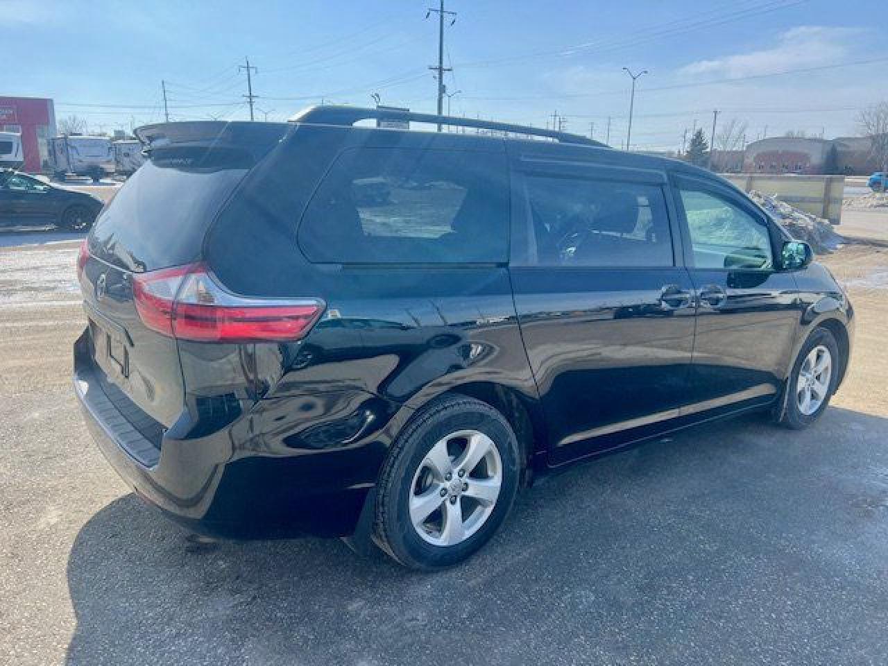 Used 2015 Toyota Sienna LE for sale in Steinbach, MB