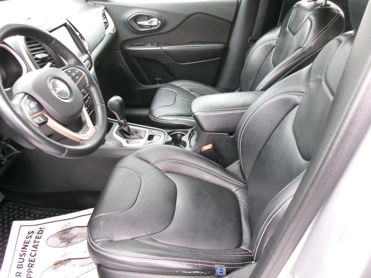 2015 Jeep Cherokee North  4x4 - Photo #5