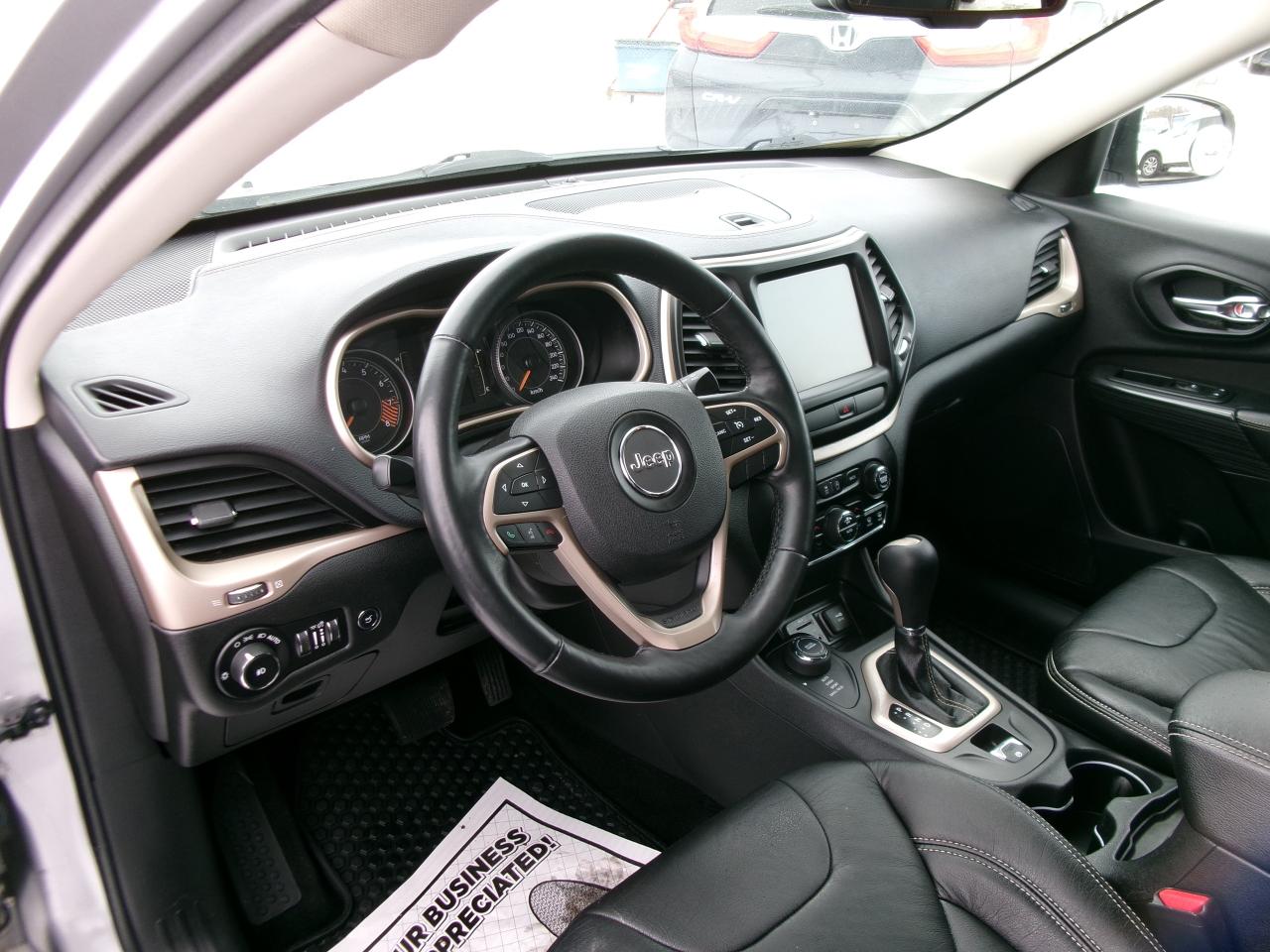 2015 Jeep Cherokee North  4x4 - Photo #7