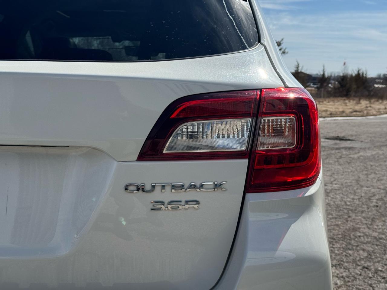 2019 Subaru Outback LIMITED 3.6R | CLEAN CARFAX | LEATHER | CARPLAY | Photo31