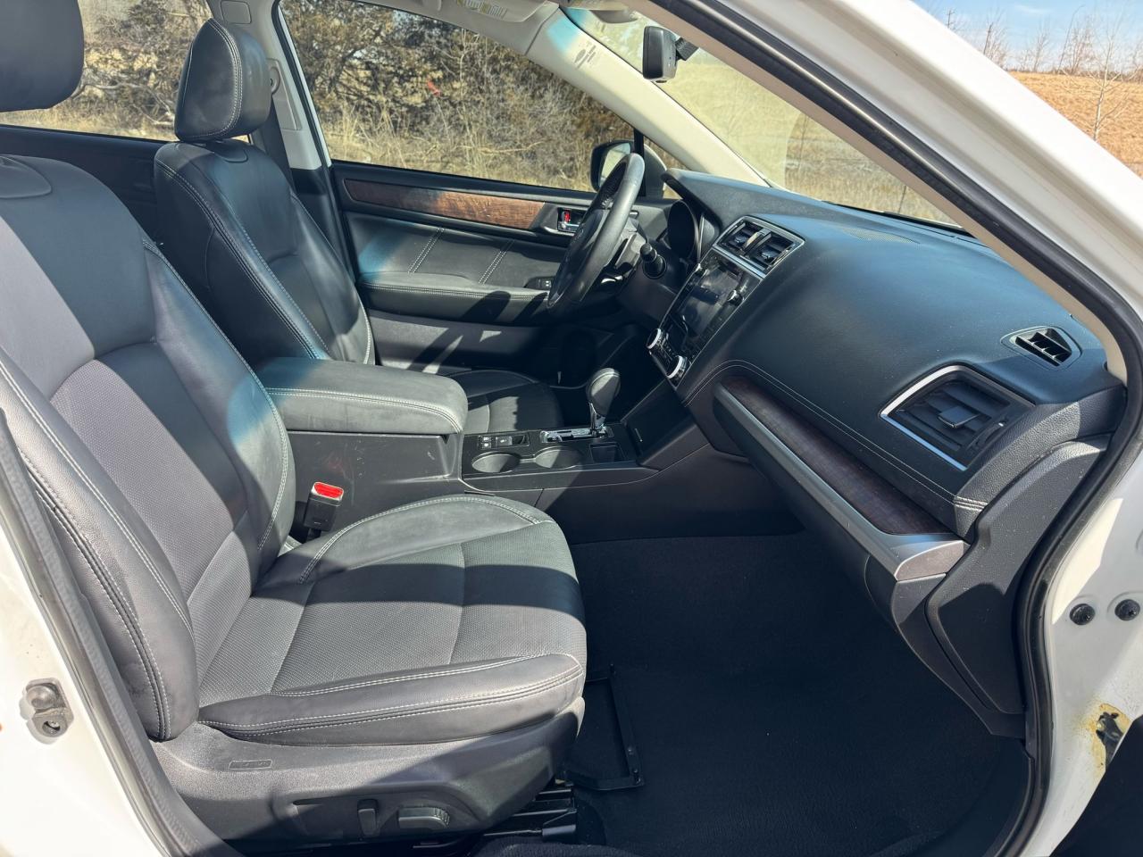 2019 Subaru Outback LIMITED 3.6R | CLEAN CARFAX | LEATHER | CARPLAY | Photo8