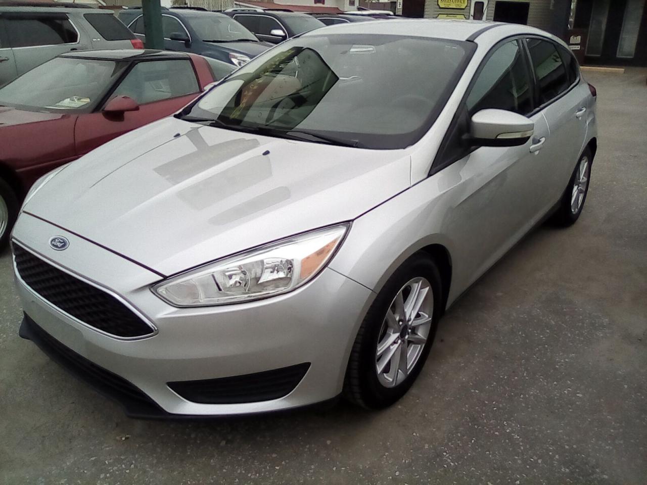 Used 2016 Ford Focus SE Hatch for sale in Leamington, ON