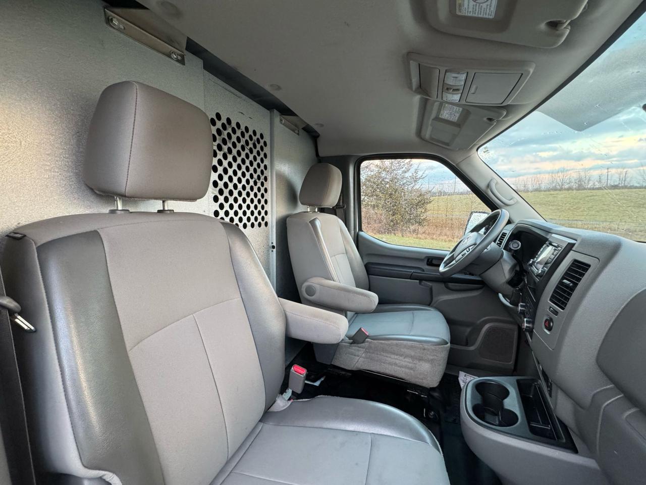 2018 Nissan NV 1500 NV1500 S | 4.0 V6 | BLUETOOTH | BACKUP CAMERA | Photo9