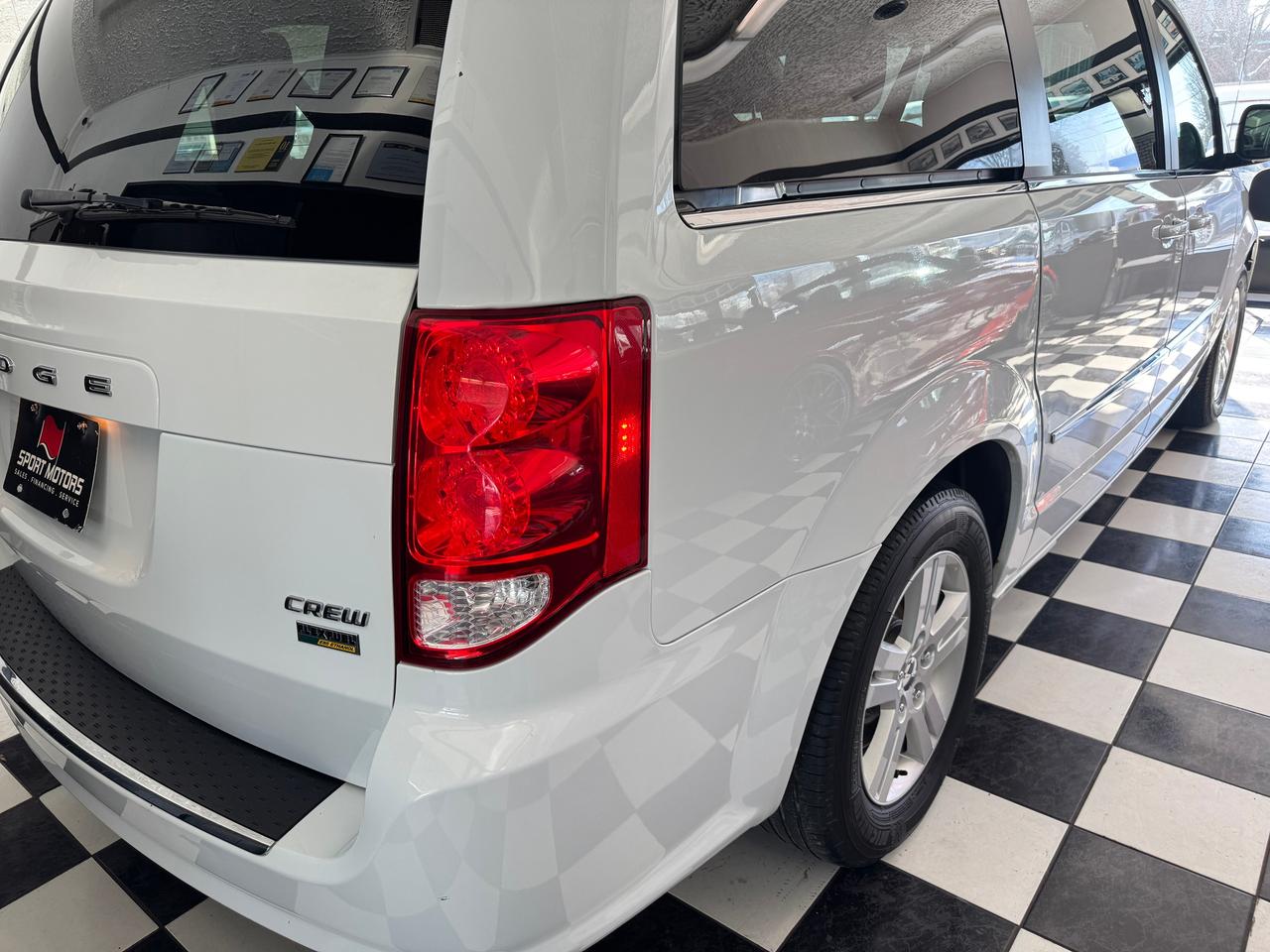 2016 Dodge Grand Caravan SXT Premium Plus+PWR Doors+Gate+DVD+CLEAN CARFAX Photo