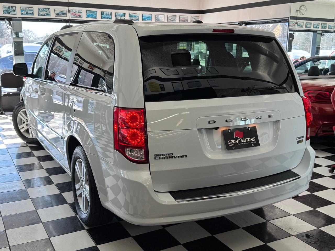 2016 Dodge Grand Caravan SXT Premium Plus+PWR Doors+Gate+DVD+CLEAN CARFAX Photo