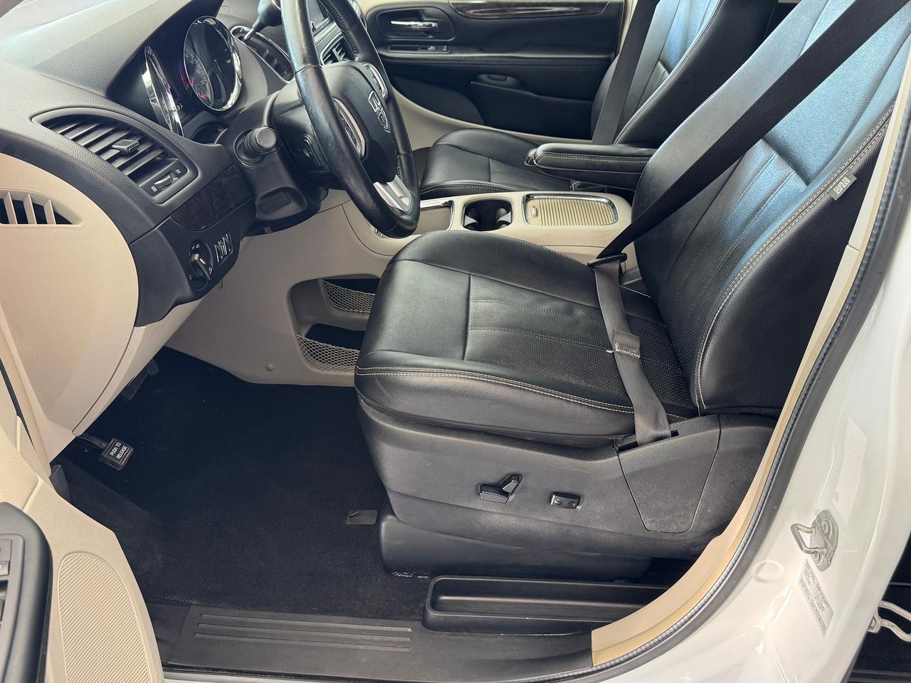 2016 Dodge Grand Caravan SXT Premium Plus+PWR Doors+Gate+DVD+CLEAN CARFAX Photo