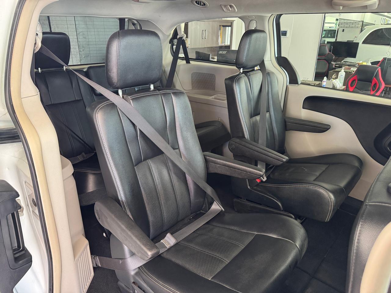 2016 Dodge Grand Caravan SXT Premium Plus+PWR Doors+Gate+DVD+CLEAN CARFAX Photo