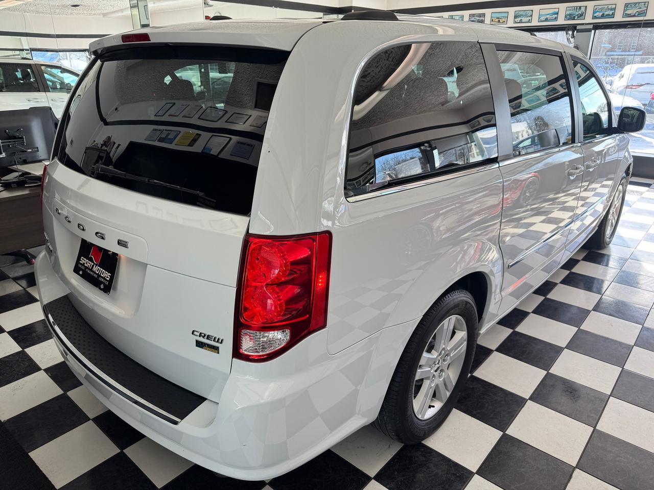 2016 Dodge Grand Caravan SXT Premium Plus+PWR Doors+Gate+DVD+CLEAN CARFAX Photo