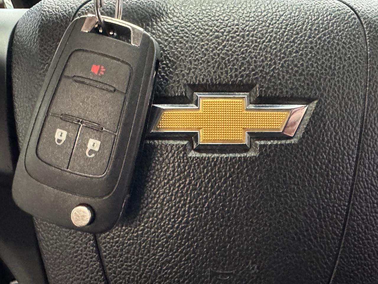 2018 Chevrolet Trax LS AWD+ApplePlay+New Tires+Cruise+CLEAN CARFAX Photo