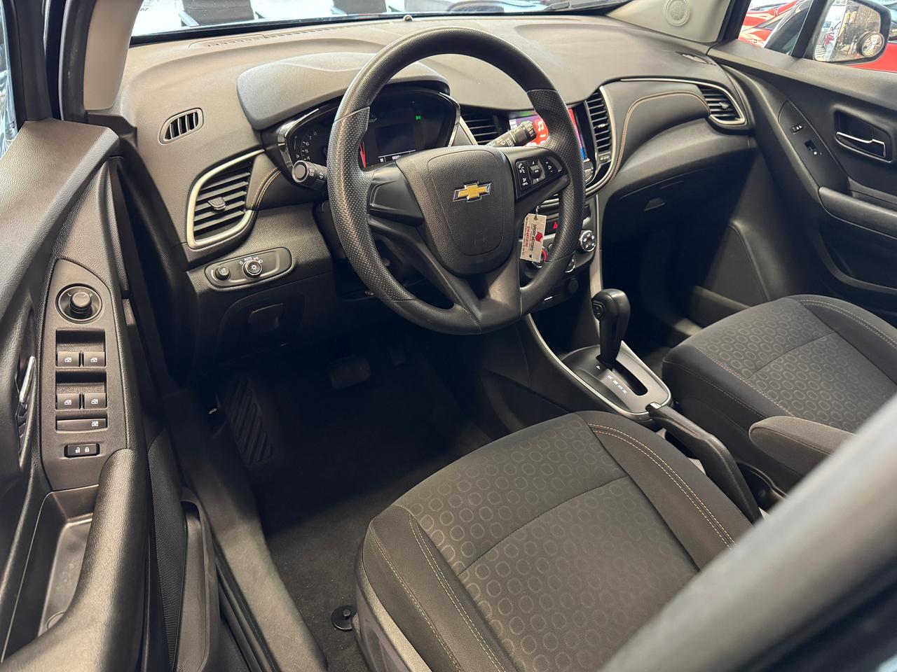 2018 Chevrolet Trax LS AWD+ApplePlay+New Tires+Cruise+CLEAN CARFAX Photo