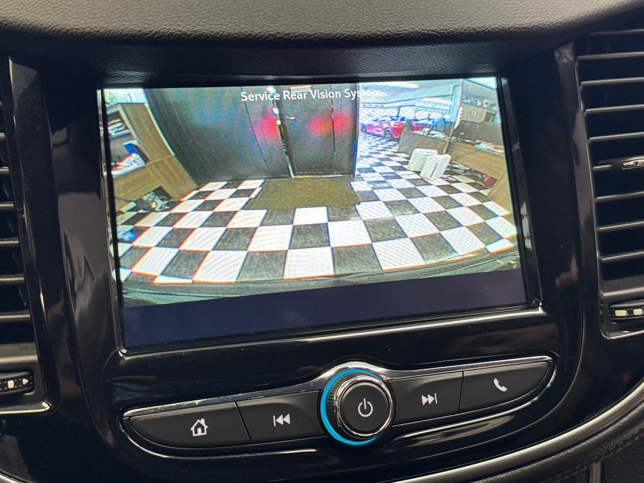 2018 Chevrolet Trax LS AWD+ApplePlay+New Tires+Cruise+CLEAN CARFAX Photo