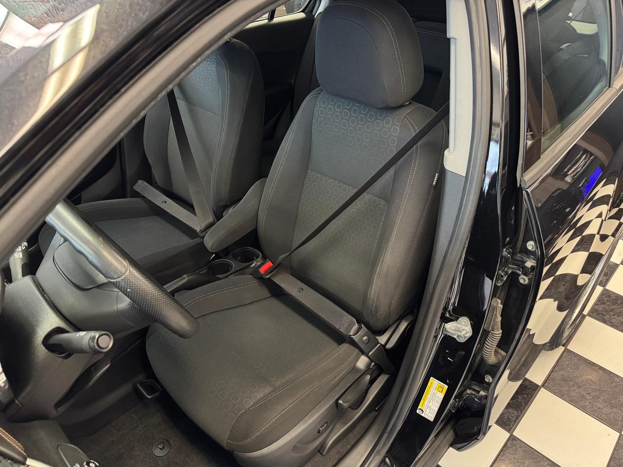 2018 Chevrolet Trax LS AWD+ApplePlay+New Tires+Cruise+CLEAN CARFAX Photo