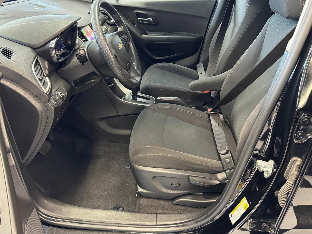 2018 Chevrolet Trax LS AWD+ApplePlay+New Tires+Cruise+CLEAN CARFAX Photo