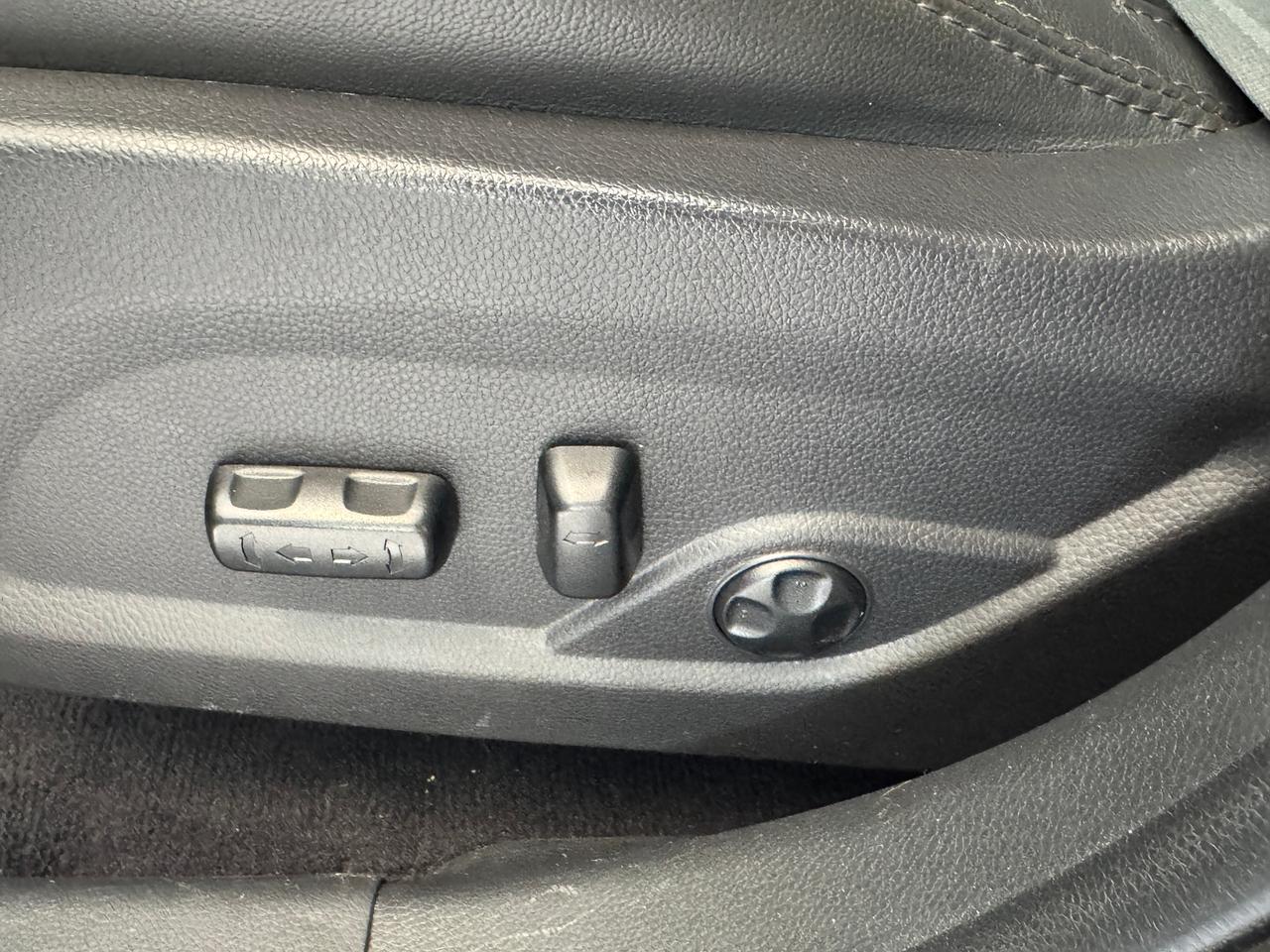 2017 Hyundai Santa Fe Sport Luxury AWD+GPS+PanoRoof+Camera+Power Gate+Leather Photo