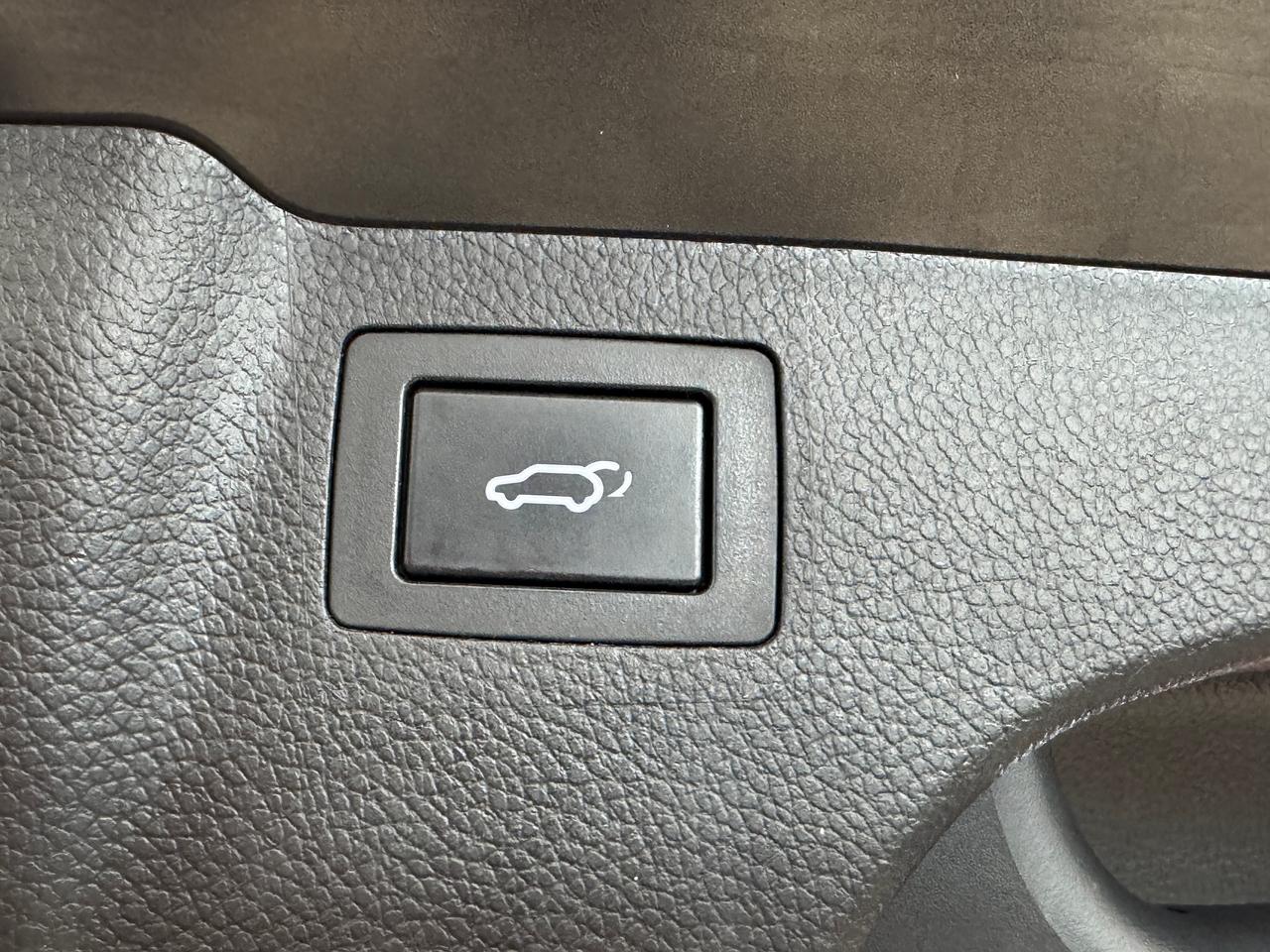 2017 Hyundai Santa Fe Sport Luxury AWD+GPS+PanoRoof+Camera+Power Gate+Leather Photo