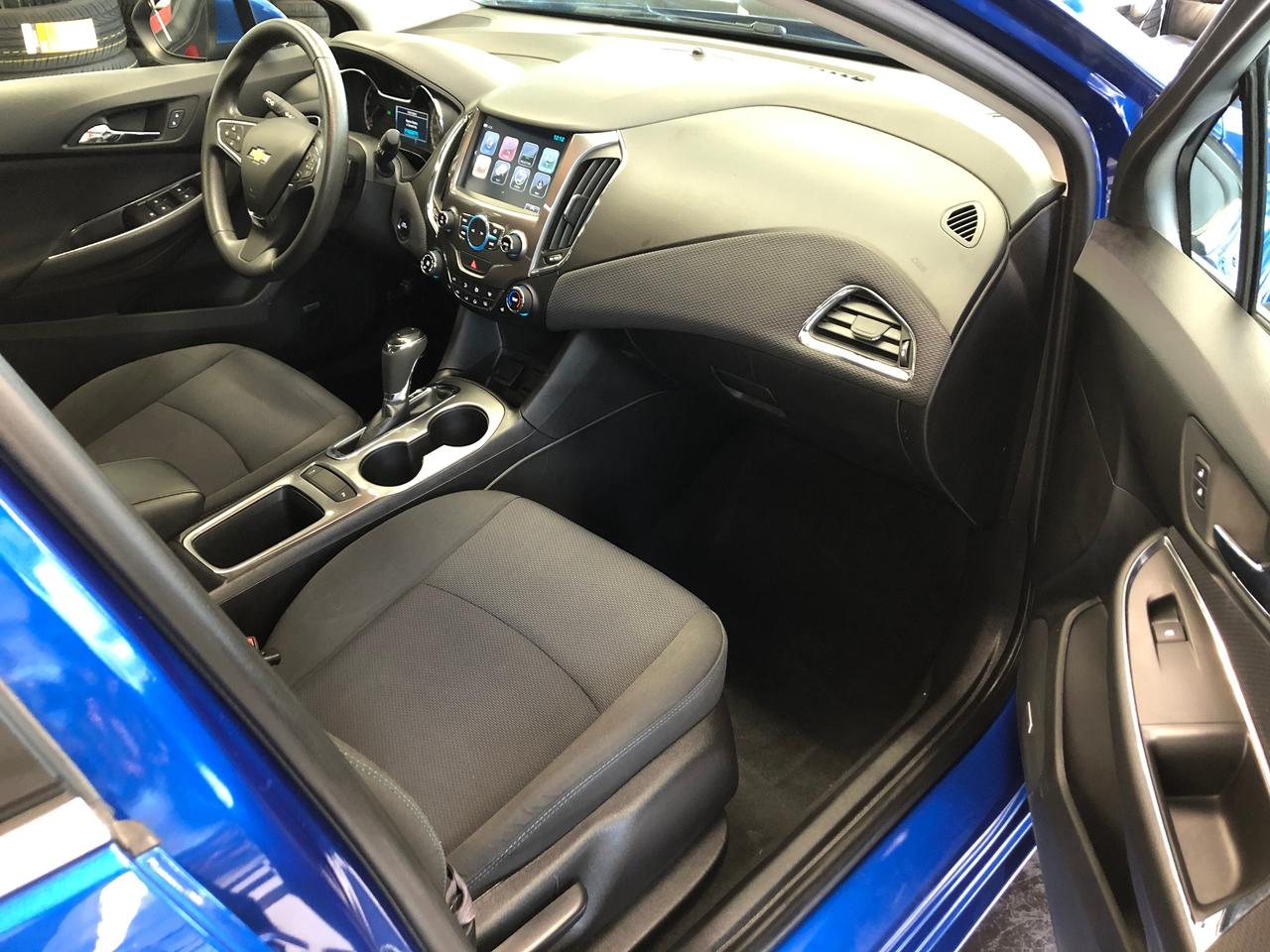 2017 Chevrolet Cruze LT+Roof+ApplePlay+New Tires+Wheels+Remote Start Photo