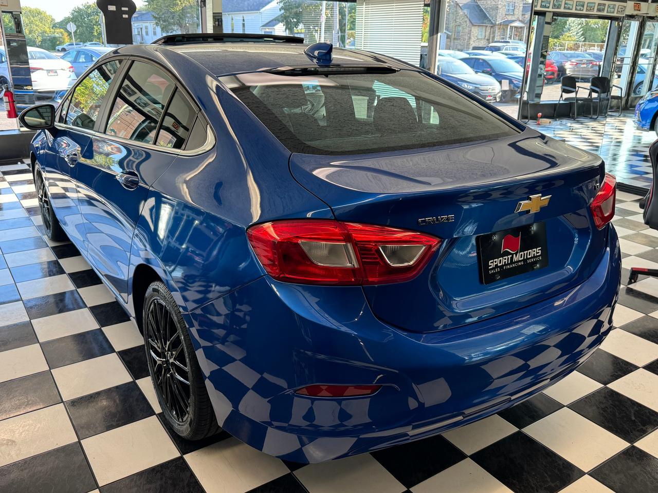 2017 Chevrolet Cruze LT+Roof+ApplePlay+New Tires+Wheels+Remote Start Photo