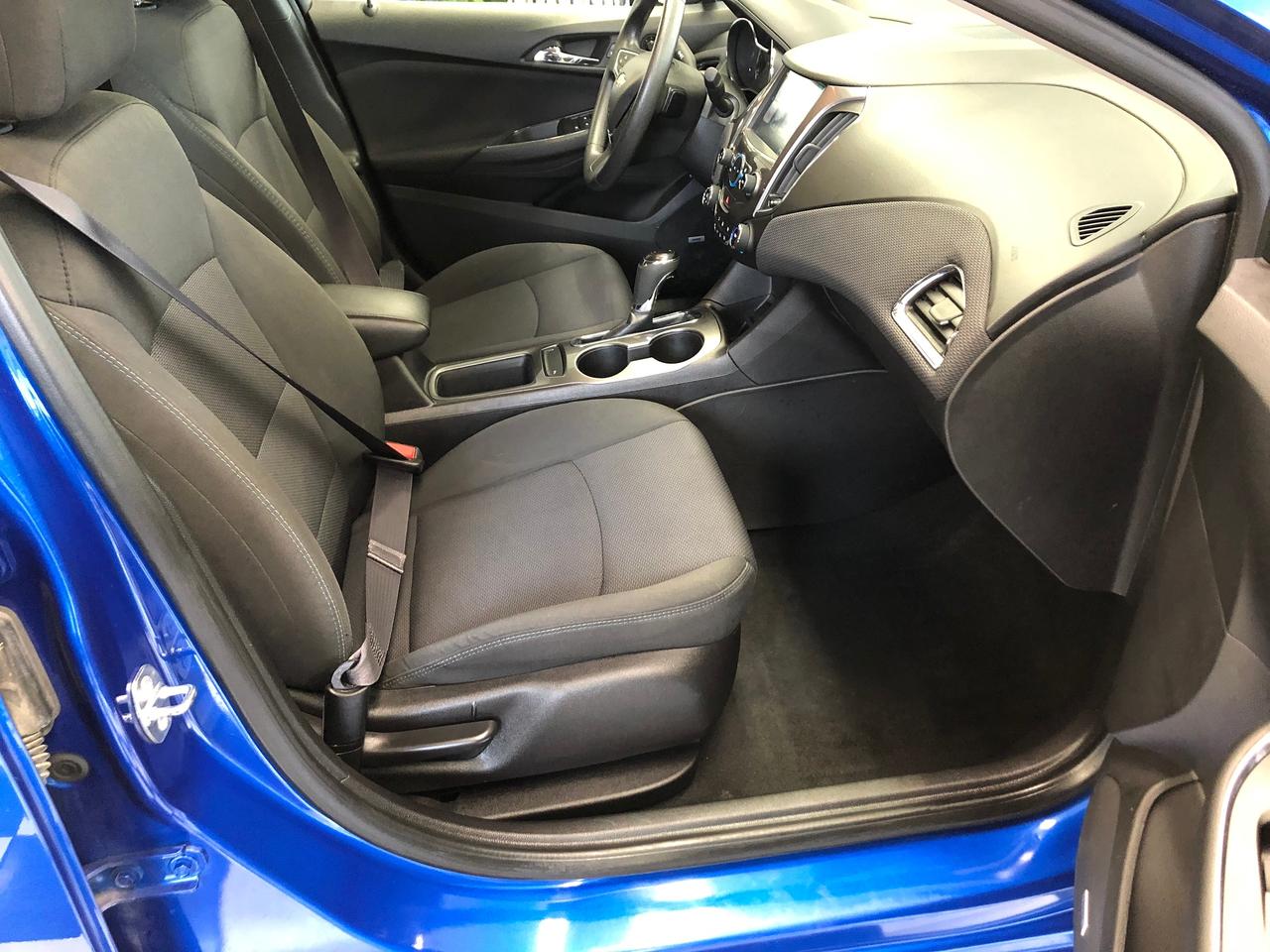 2017 Chevrolet Cruze LT+Roof+ApplePlay+New Tires+Wheels+Remote Start Photo