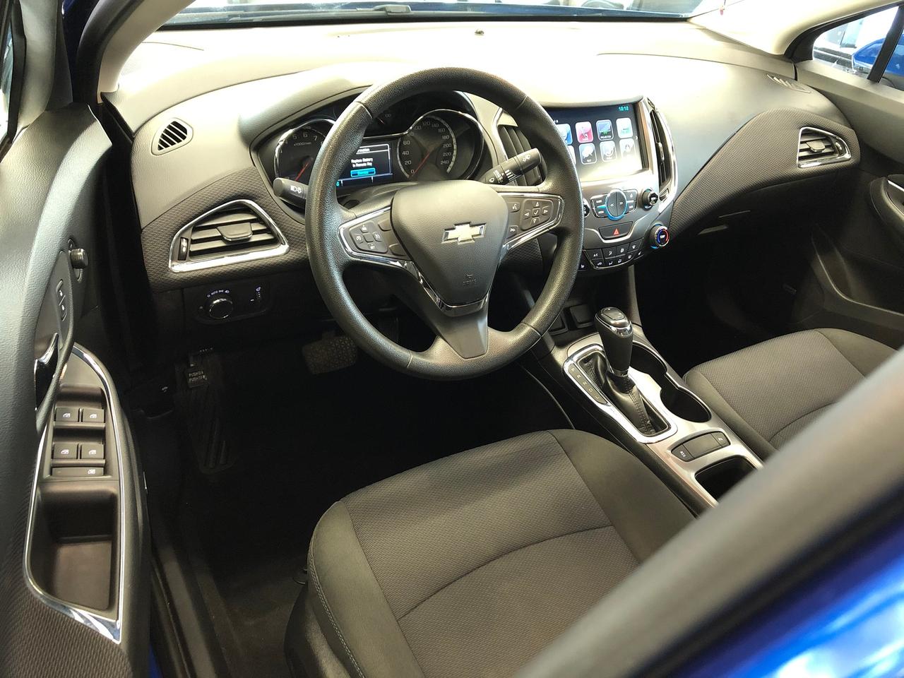 2017 Chevrolet Cruze LT+Roof+ApplePlay+New Tires+Wheels+Remote Start Photo